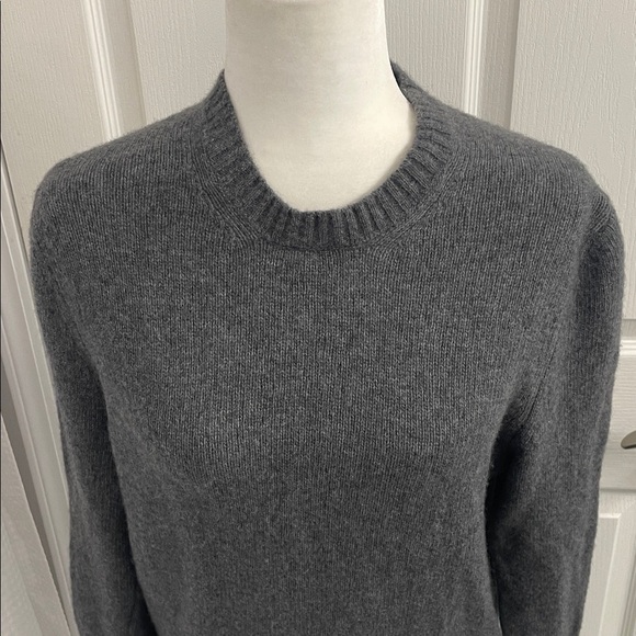 Zara Gray Crew Neck Sweater Long Sleeves Rib Trim 70% Wool Sz S - Picture 5 of 15